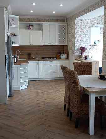 Продаж Квартира 2-кімнатна, 10/11 поверх на Стуса В. вул., 32 Ивано-Франковск