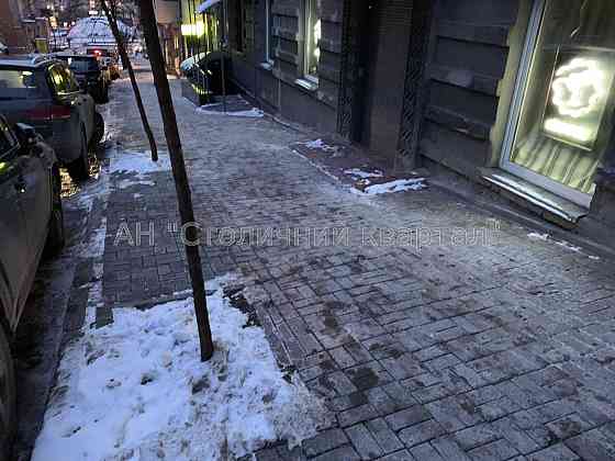 Оренда Будинок 4-кімнатний на Костьольна вул., 11 Київ