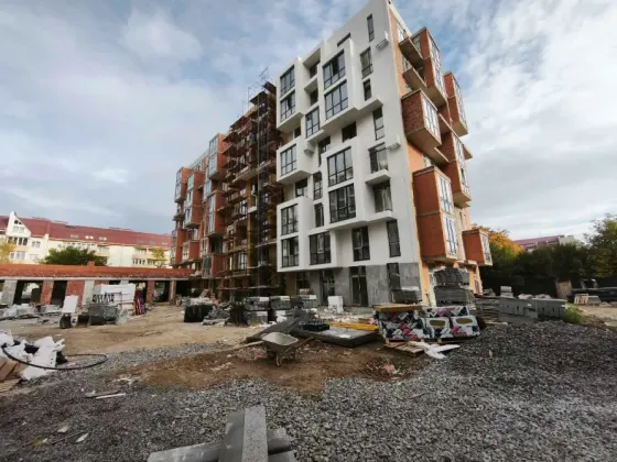 Продаж 1к Квартира 56 кв.м Баб'яка 8 Ужгород