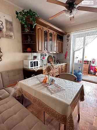 Продаж Квартира 3-кімнатна, 3/18 поверх на вул. Ахматовой Анны Киев