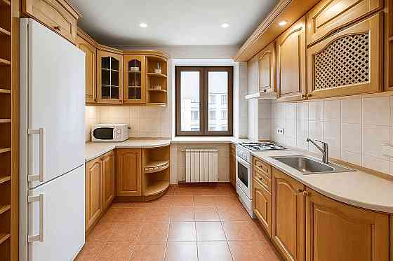 Продаж Квартира 4-кімнатна, 5/9 поверх на Гоголівська вул., д. 36-40 Київ