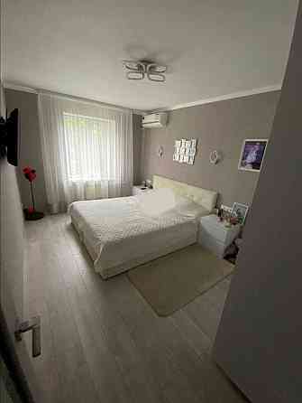 Продаж Квартира 3-кімнатна, 3/9 поверх на Єфремова Академіка вул., д. 15 Kiev