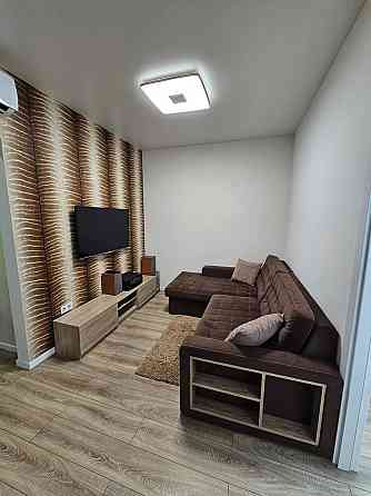 Оренда Квартира 1-кімнатна, 25/25 поверх на Драгоманова, 2 Kiev