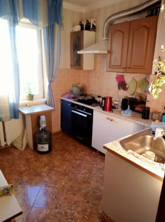 Продам 3-х комнатную квартиру в центре п.Котовского (пр-кт Добровольского) Одесса