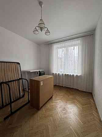 Продаж Квартира 2-кімнатна, 2/5 поверх на Єреванська вул., д. 1 Київ