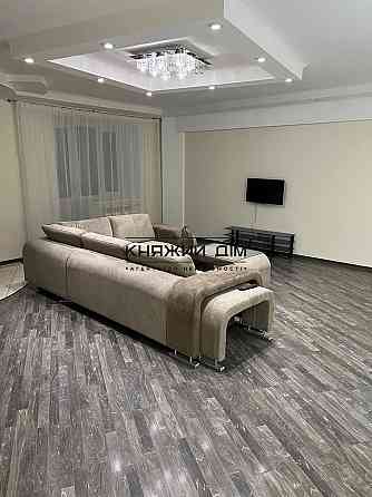 Продаж Квартира 3-кімнатна, 3/14 поверх на Вишняковская ул. Київ