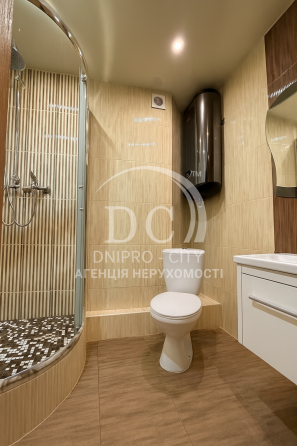 Продаж Квартира 4-кімнатна, 8/9 поверх на Героев пр., 33 Дніпро