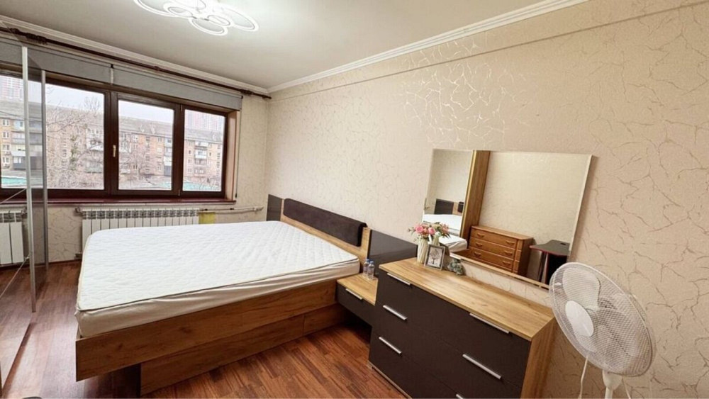 Продаж Квартира 2-кімнатна, 5/5 поверх на Строителей, 4а Київ - фото 2
