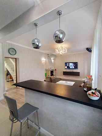 Продам 2 дома на 7 сотках земли на Таирова. Odessa