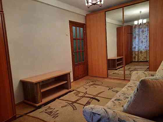 Оренда Квартира 3-кімнатна, 2/5 поверх на ул. Владимира Сальского Kiev