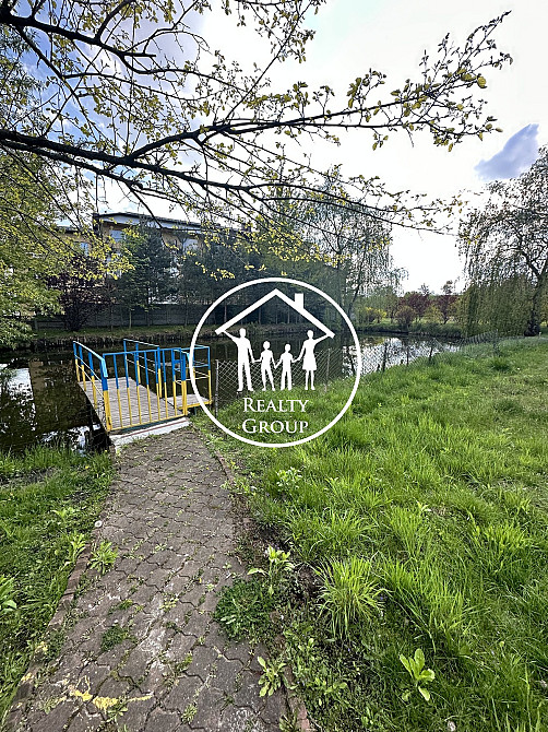 Розкішний будинок з озером: ваша власна оаза спокою  - фото 10