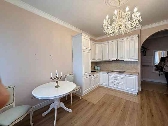 Продаж Квартира 1-кімнатна, 20/23 поверх на Трускавецька вул., д. 2А Киев