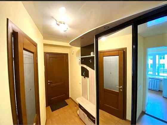 Оренда Квартира 1-кімнатна, 2/9 поверх на Лаврська, 4 Київ