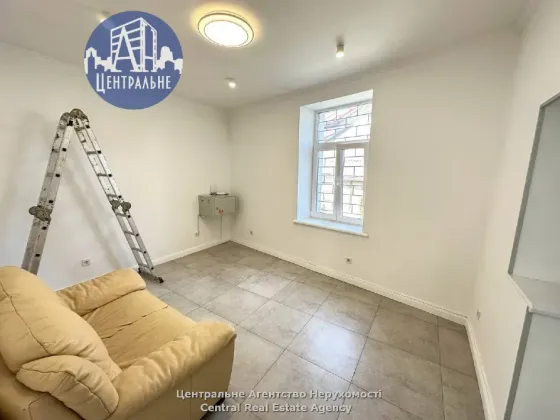 Продаж Окрема будівля / частина будівлі площа 170 кв.м на Героїв Майдану 66 Чернівці