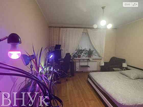 Продаж Квартира 3-кімнатна, 1/9 поверх на Челюскінців Ужгород