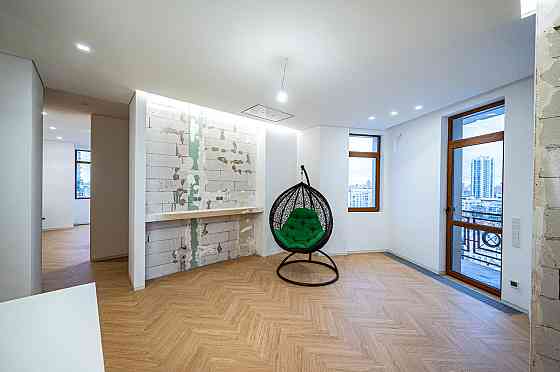 Продаж Квартира 4-кімнатна, 12/19 поверх на Хмельницького Богдана вул., д. 58-А Kiev