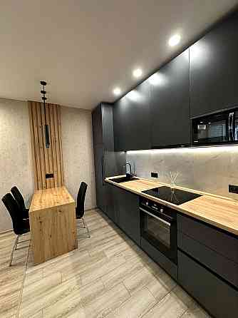 Продаж Квартира 1-кімнатна, 16/33 поверх на Заречная вул., д. 4 Київ