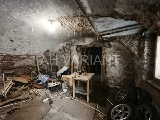 For sale 2-storey House with land 3.1 ares 152 sq.m 2 rooms at Крилова Uzhhorod