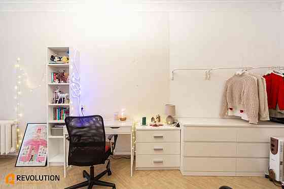 Продаж Квартира 2-кімнатна, 2/2 поверх на Юрія Литвинського вул. (Російська),, 58 Киев