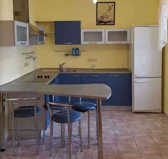 Оренда Квартира 3-кімнатна, 16/17 поверх на пр. Петра Григоренко, 15 Київ