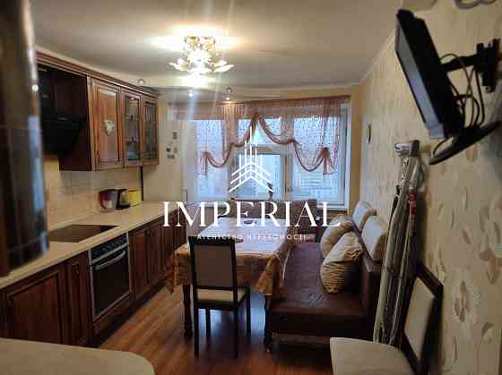 Оренда Квартира 3-кімнатна, 16/21 поверх на вул. Святошинська Київ