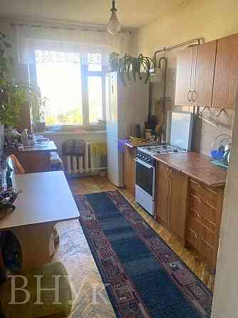 Продаж Квартира 4-кімнатна, 9/9 поверх на Хоткевича Львів