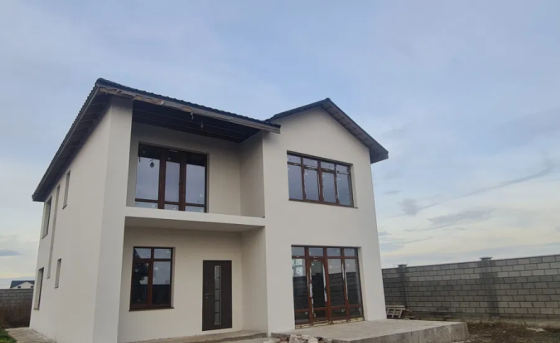 Продам 2-х этажный новый дом, 10 соток,  в с.Фонтанка (возле ТЦ "Ривьера") Fontanka