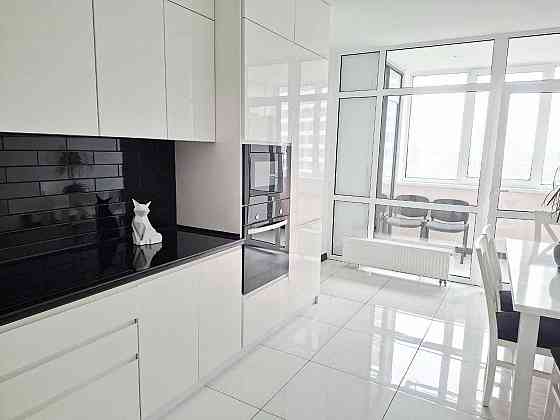 Продаж Квартира 2-кімнатна, 12/25 поверх на Євгенія Сверстюка вул., д. 6-В Kiev