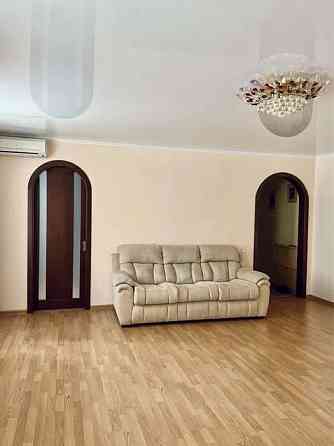 Оренда Квартира 3-кімнатна, 9/9 поверх на ул. Горловская Київ