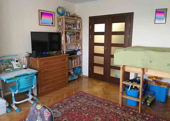 Продаж Квартира 3-кімнатна, 8/9 поверх на вул. Наукова Львів