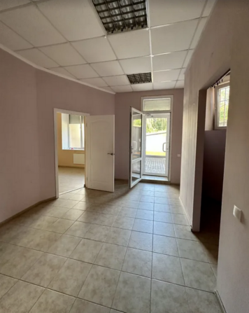 Продаж комерційного приміщення на вул. Євгена Коновальця, площа 70 кв.м Тернопіль - фото 1