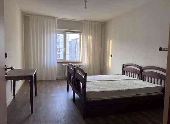 Продаж Квартира 3-кімнатна, 14/14 поверх на Радунська вул., д. 11а Kiev