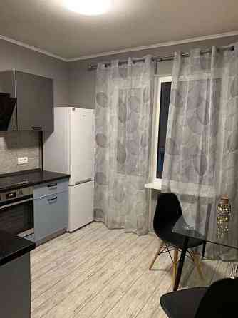 Оренда Квартира 1-кімнатна, 25/25 поверх на ул. Софии Русовой Київ