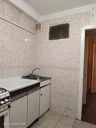 Продаж Квартира 3-кімнатна, 2/5 поверх на Воскресенський вул., д. 24 Kiev