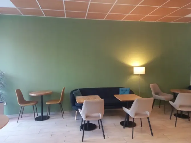 New Shop for rent on the red line in the residential complex 
