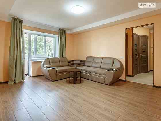 Оренда Квартира 3-кімнатна, 5/9 поверх на Коломийський, 13/23 Киев