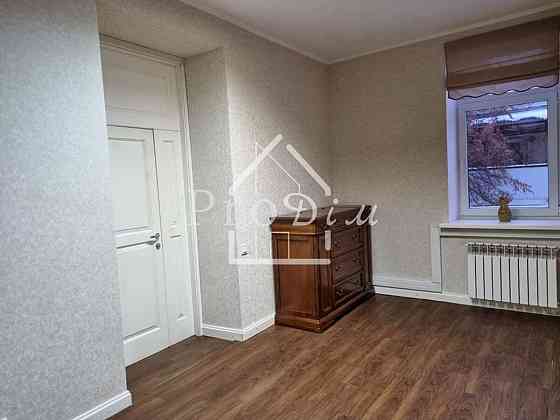 Продаж Квартира 2-кімнатна, 3/3 поверх на Межигірська вул., 22 Kiev