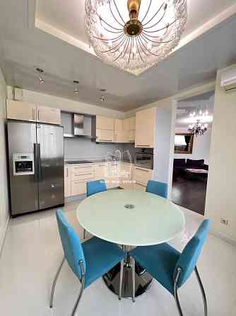 Продаж Квартира 2-кімнатна, 11/34 поверх на Гришка Михайла вул., д. 9 Kiev