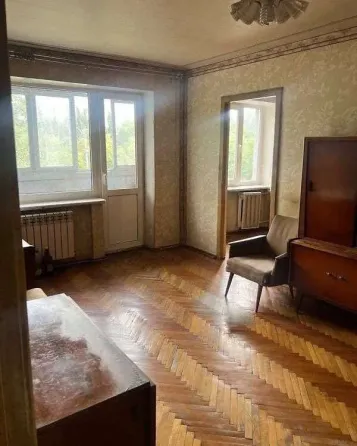 Продается 2-х комнатная квартира возле метро Дорогожичи. Киев