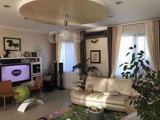 Продаж 2-поверховий Будинок з ділянкою 10 сот 406 кв.м  на Вересая Бориспіль