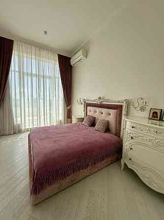 Продаж Квартира 4-кімнатна, 16/17 поверх на Леонтовича ул. Одеса