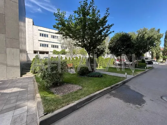 For sale Business Center / Administrative Building area 1130 sq.m  at Ростиславська Kiev