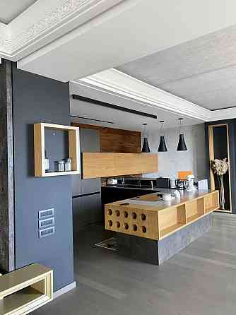 Продаж Квартира 3-кімнатна, 13/15 поверх на Тенистая ул., 9/12 Одеса