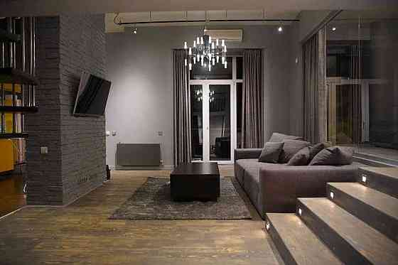 Оренда Квартира 2-кімнатна, 2/2 поверх на Андреевский спуск Киев