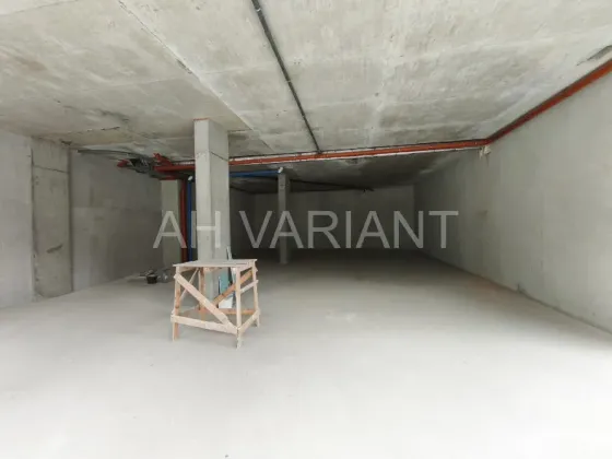 Продажа Помещение в жилом доме площадь 170 кв.м 1-й этаж на Сечені Ужгород