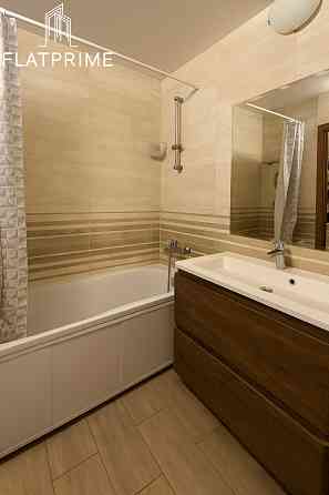 Продаж Квартира 3-кімнатна, 2/16 поверх на Лабораторна вул. вул., д. 14 Kiev