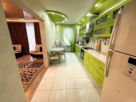 Продаж Квартира 3-кімнатна, 2/16 поверх на 8 Марта ул., 9 Dnipro