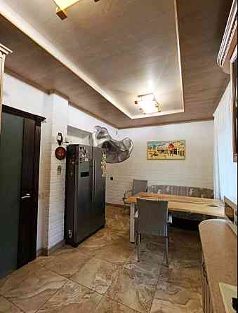 Продаж 2-поверховий Будинок з ділянкою 15 сот 184 кв.м 4 кімн. на Гуйва Zhytomyr