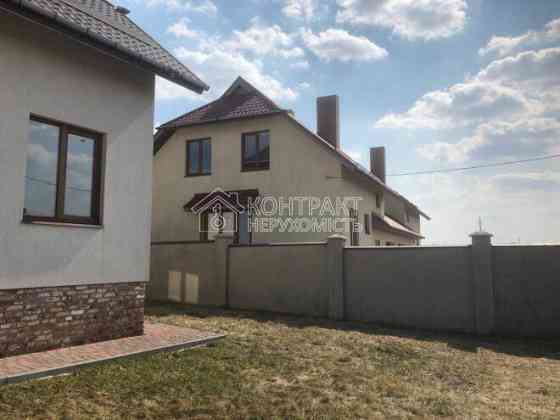 Продаж Будинок 4-кімнатний на вул. Місячна нижня Харьков