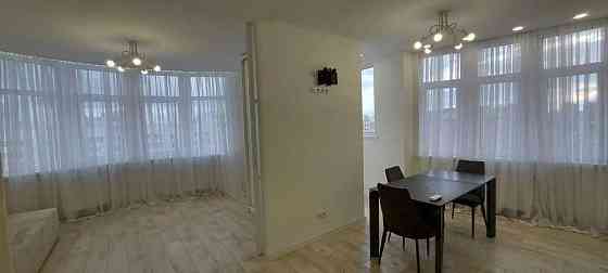 Оренда Квартира 2-кімнатна, 17/25 поверх на ул. Анны Ахматовой Київ